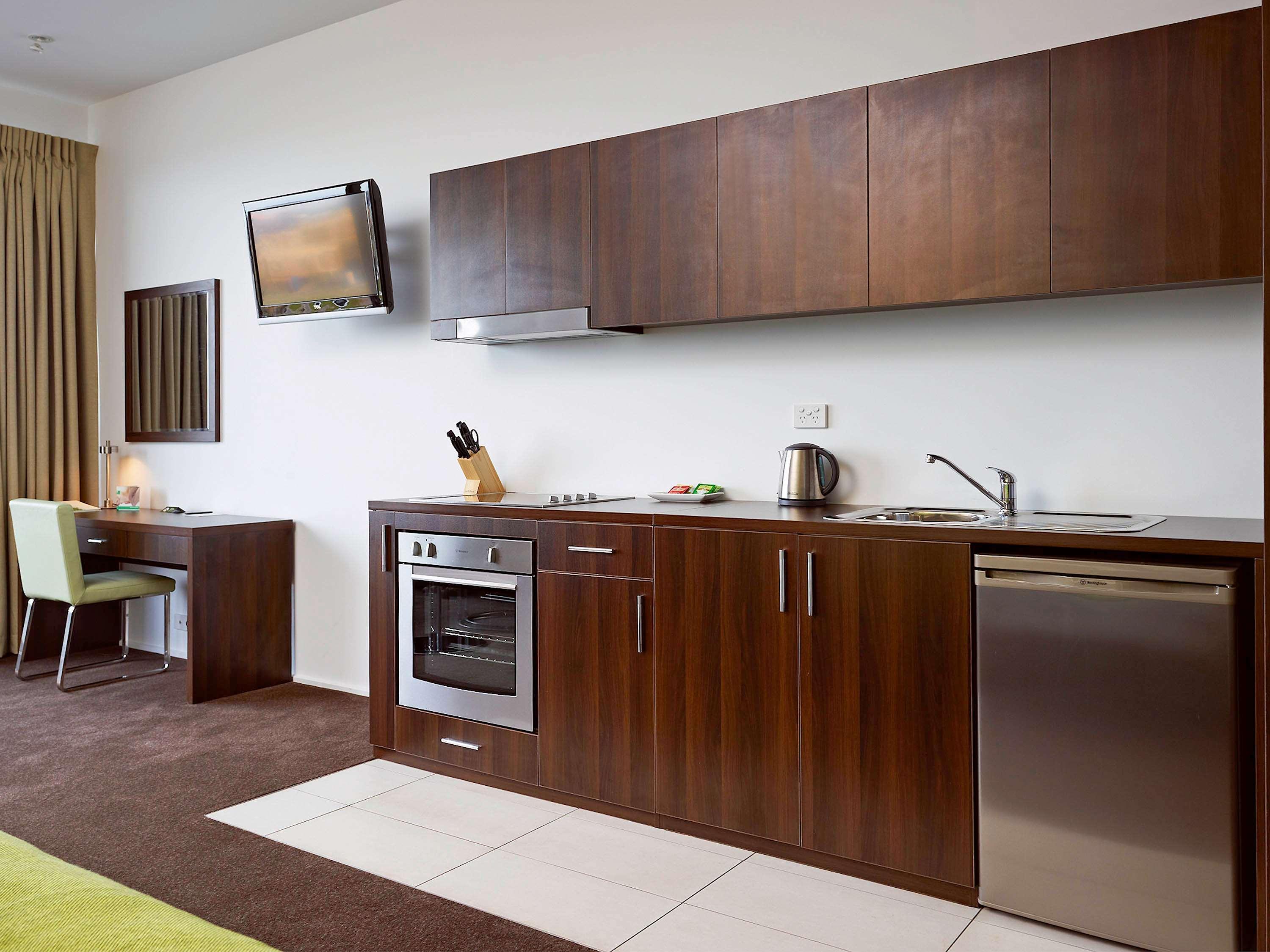 Mercure Melbourne 4*