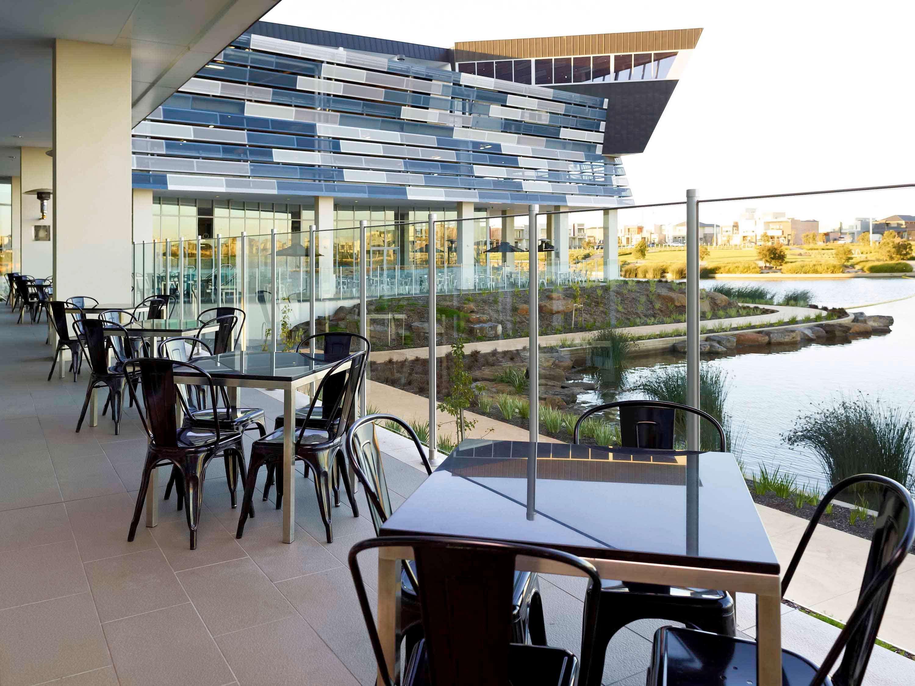 Hotel Mercure Melbourne 4*
