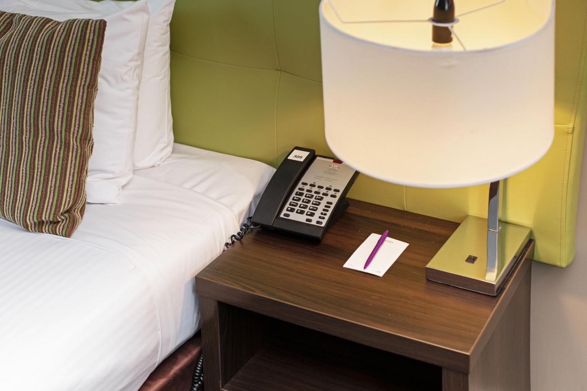 Mercure Melbourne Hotel