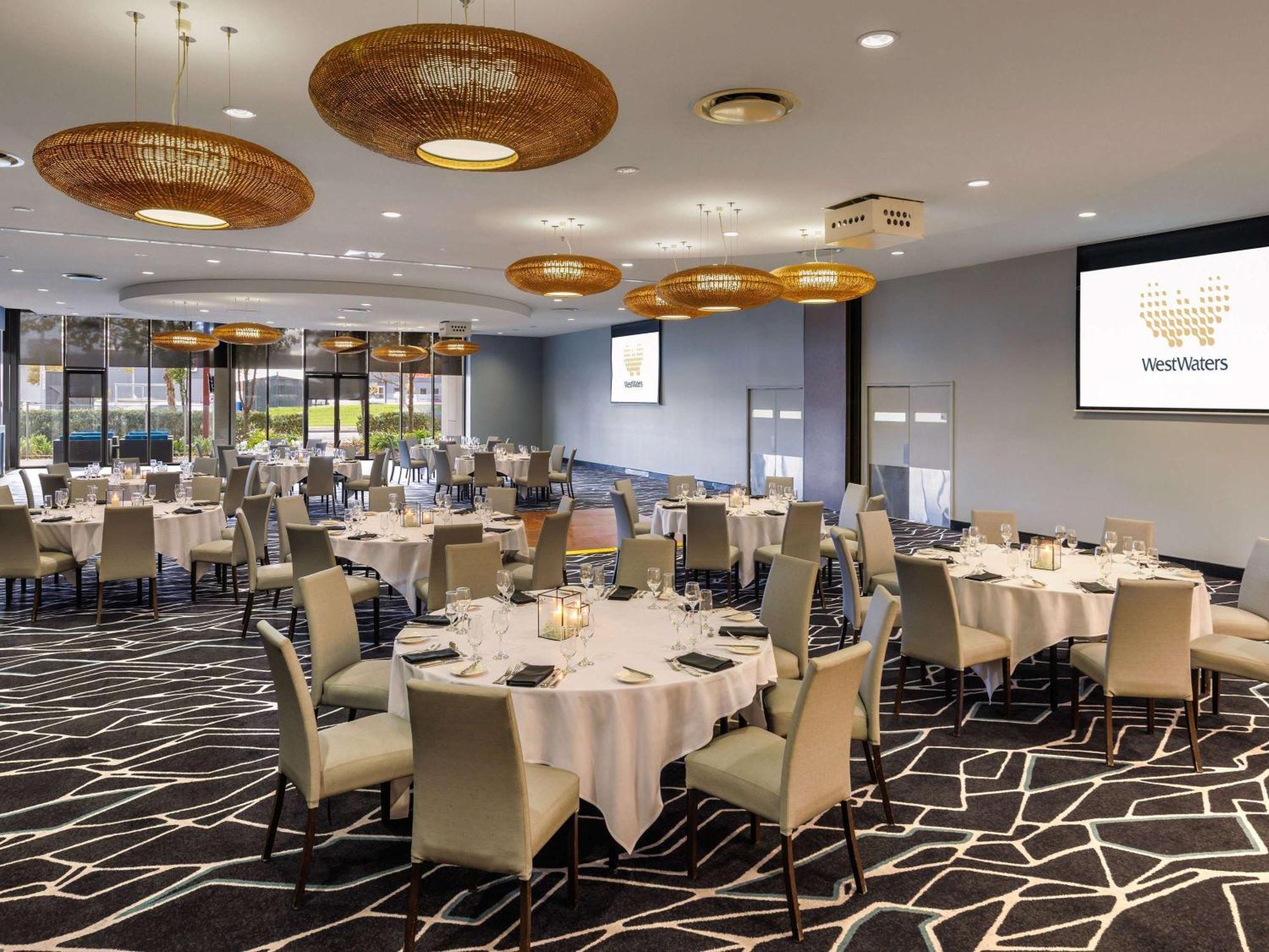 Hotel Mercure Melbourne 4*