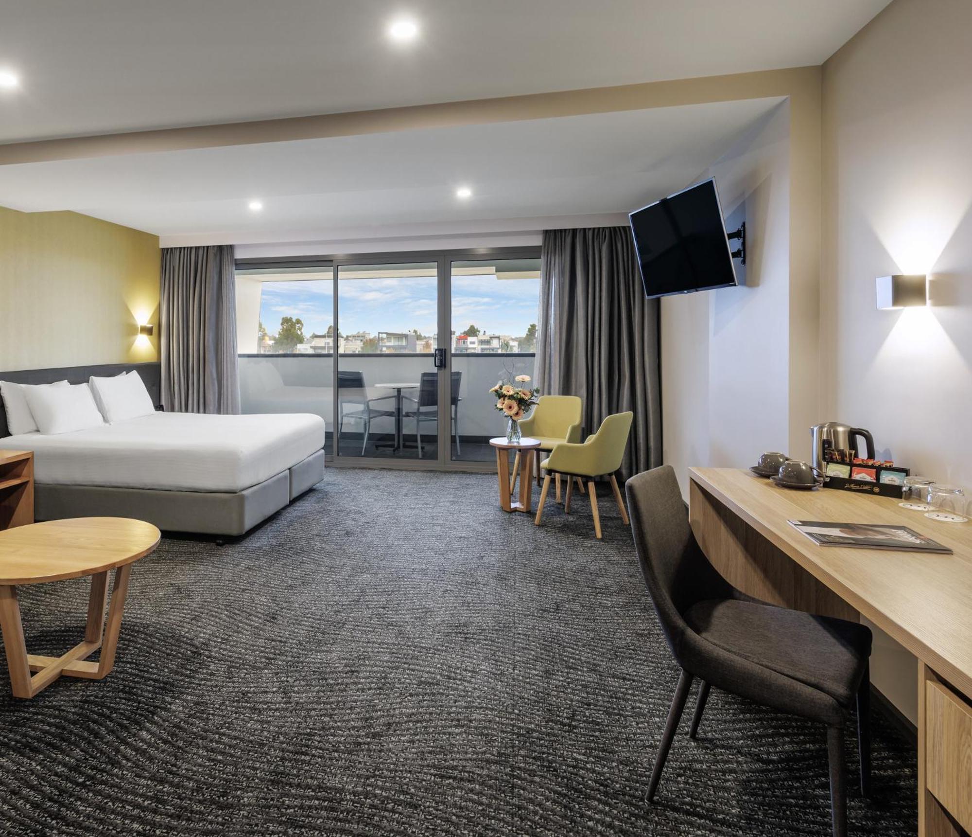 Mercure Melbourne 4*