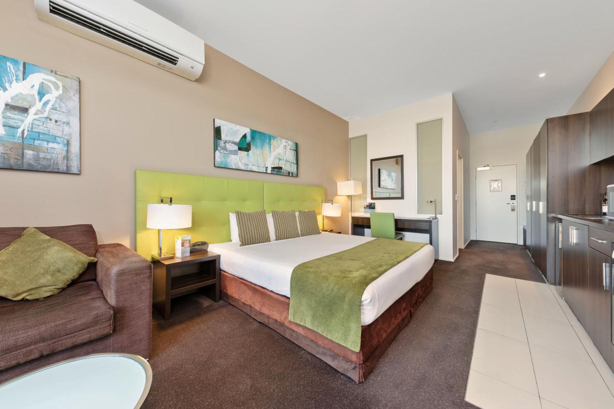 Mercure Melbourne 4* Caroline Springs