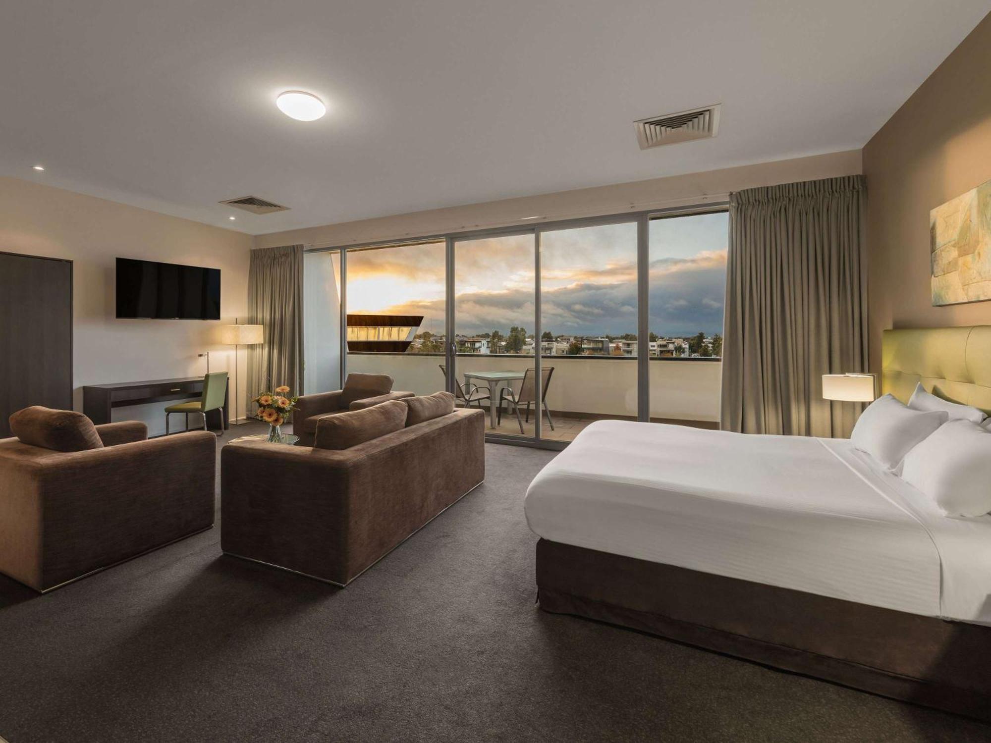 Mercure Melbourne Hotel